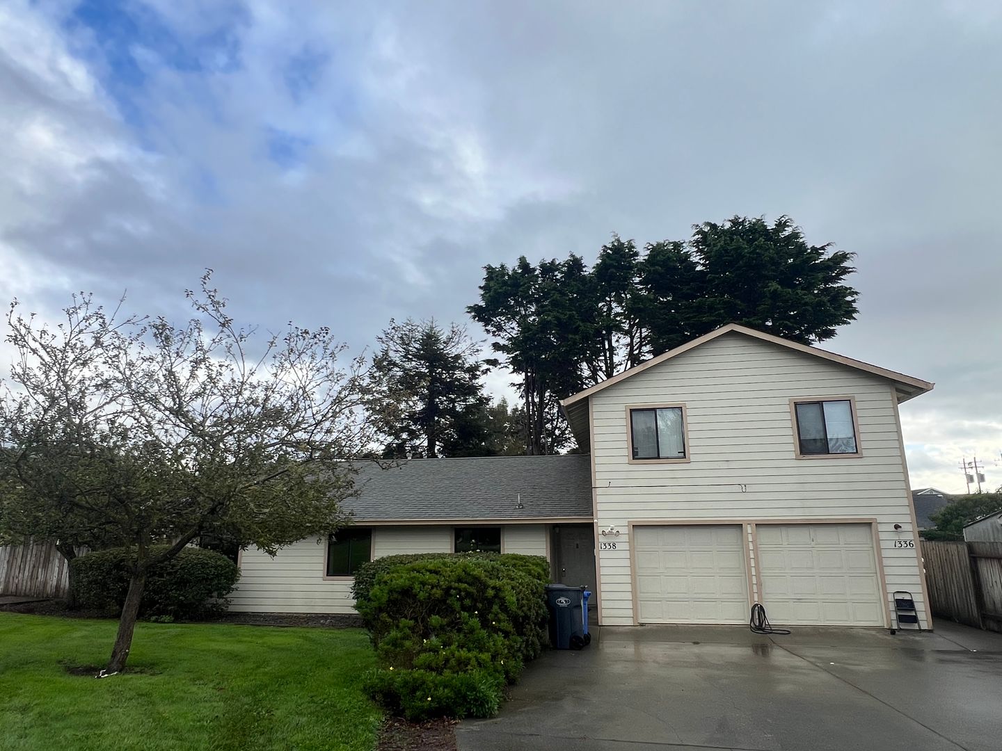 Mckinleyville Apartment: 1336 & 1338 School Rd.