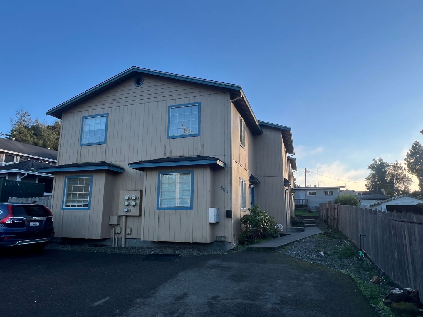 Arcata Apartment: 585 Ridge Road