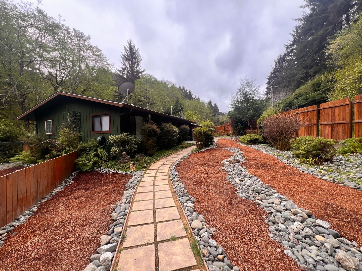 Trinidad House: 551 MacDonald Creek