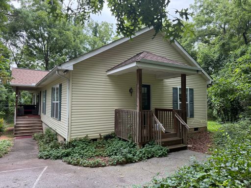2-Bedroom Duplex Minutes from Downtown Black Mountain