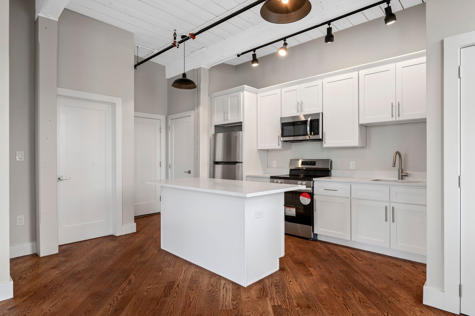 Leominster Apartment: 34 Tremaine St