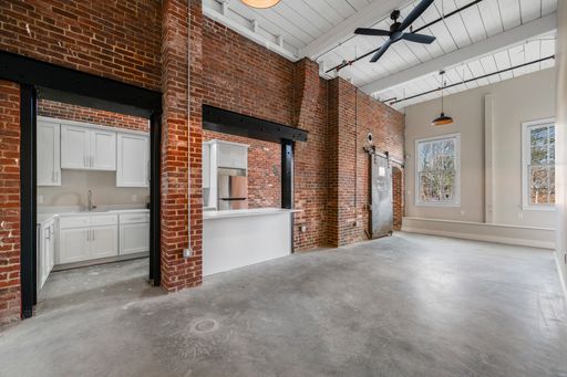 Spacious 1-Bedroom Apartment – Modern Living at Its Best