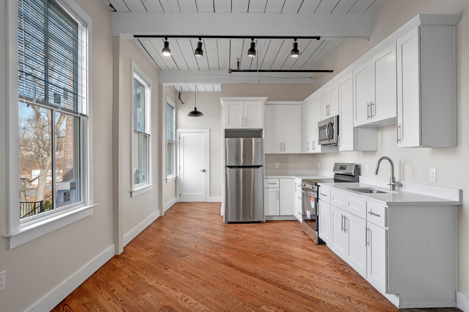 Leominster Apartment: 34 Tremaine St