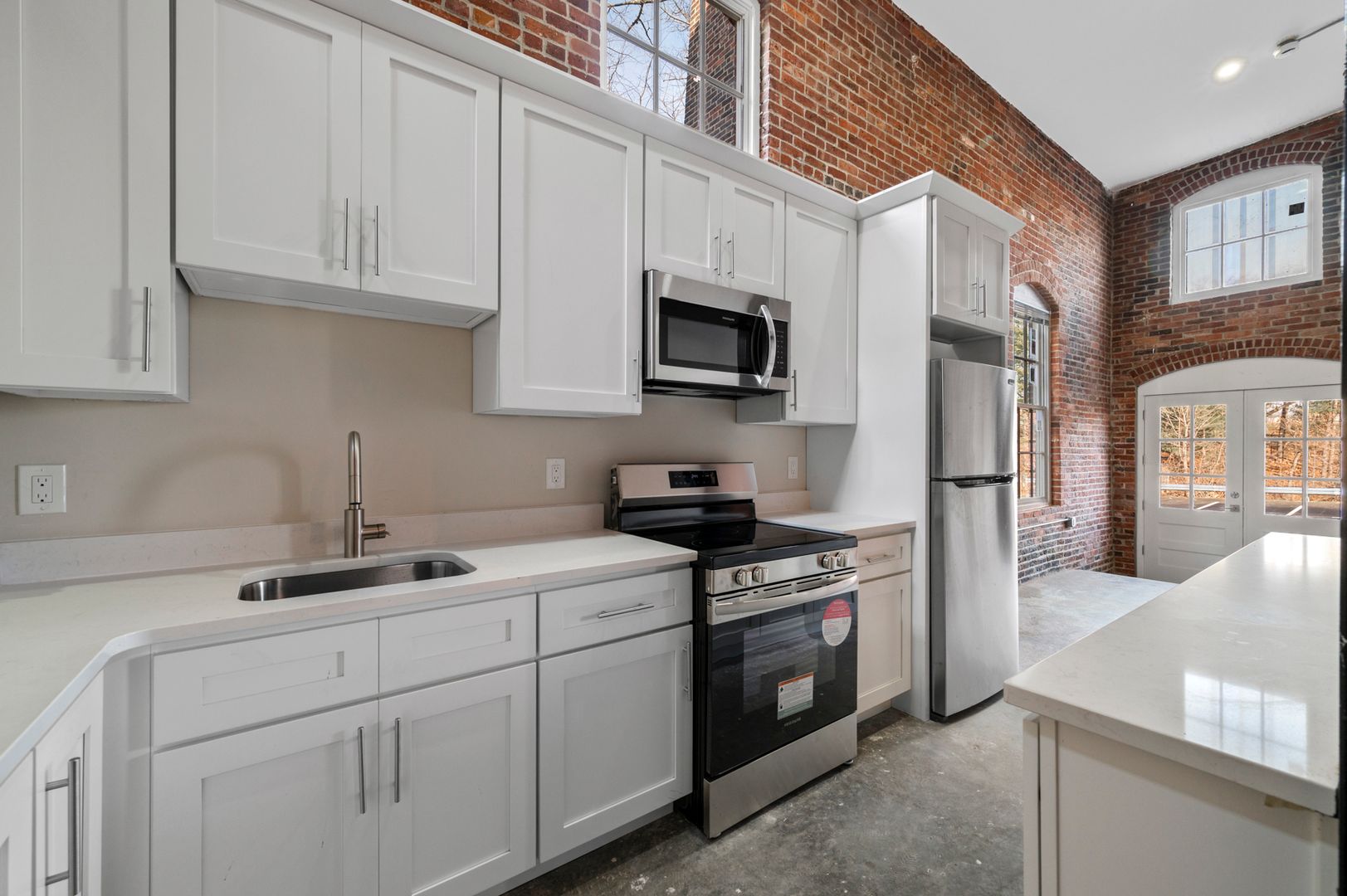 Leominster Apartment: 34 Tremaine St