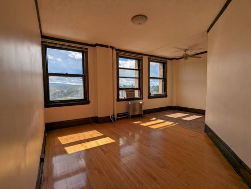 3-Bedroom Apartment With Heat, Hot Water & Gas Included