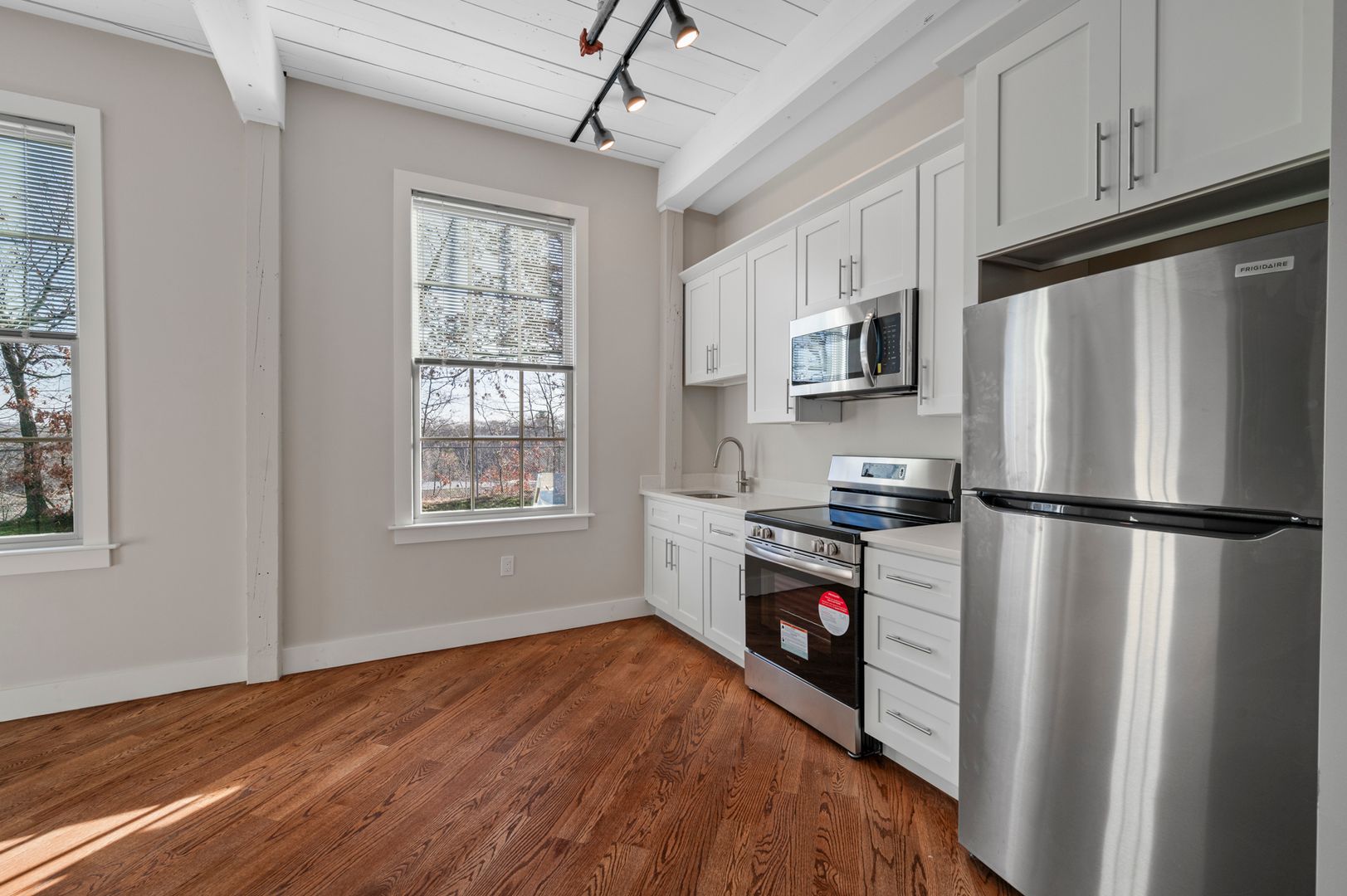 Leominster Apartment: 34 Tremaine St