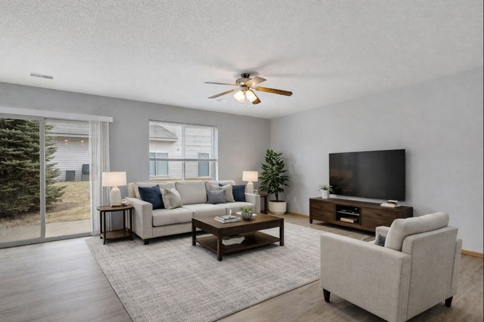 Holmen Apartment: 1208 Eastwood St