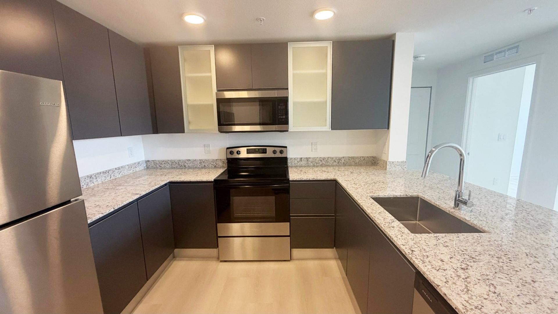 5587 MILLENIA BLVD, #213 3 of 12