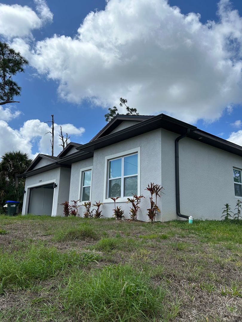 North Port House: 2109 Nordendale Blvd