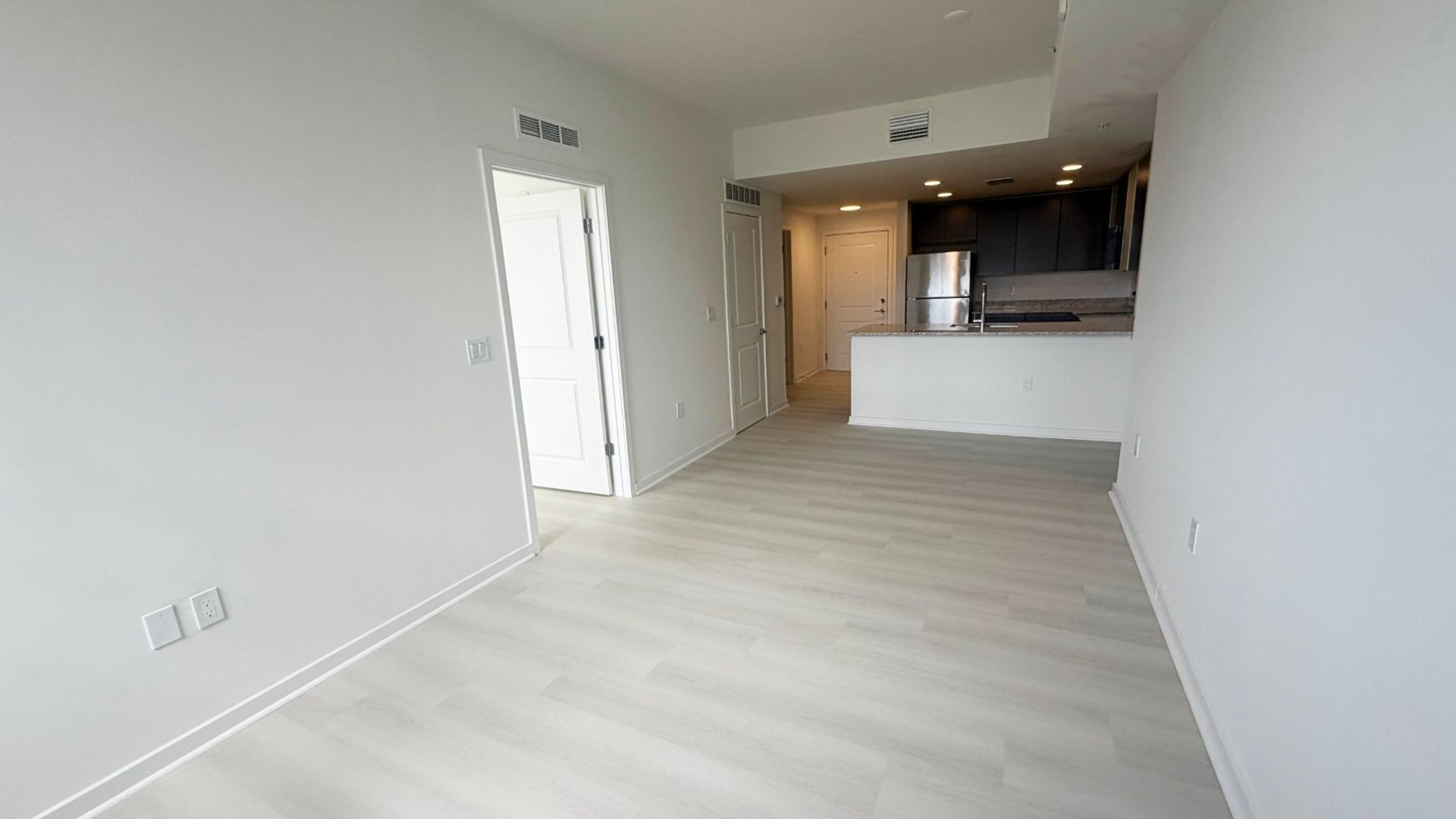 5587 MILLENIA BLVD, #213 5 of 12