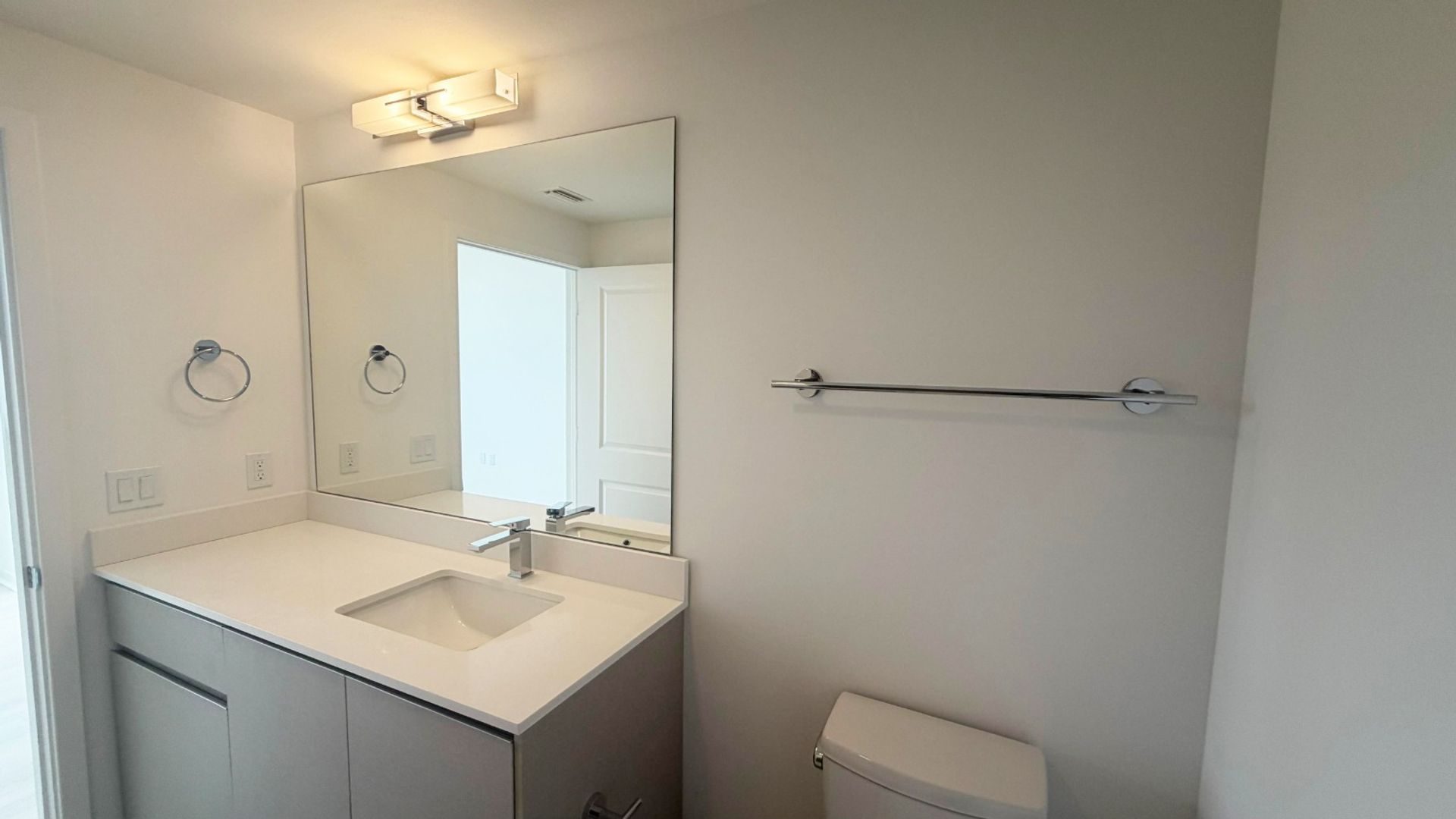 5587 MILLENIA BLVD, #213 9 of 12