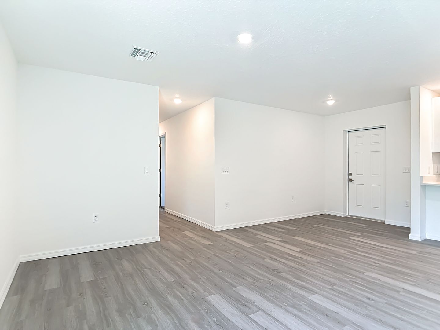3067 Quarter St, North Port, FL 34288 4 of 12