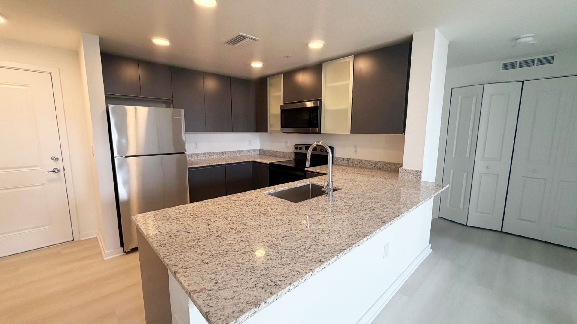 5587 MILLENIA BLVD, #213 7 of 12
