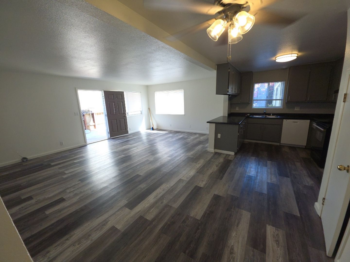 Upper Lake Apartment: 6687 Blue Heron Dr