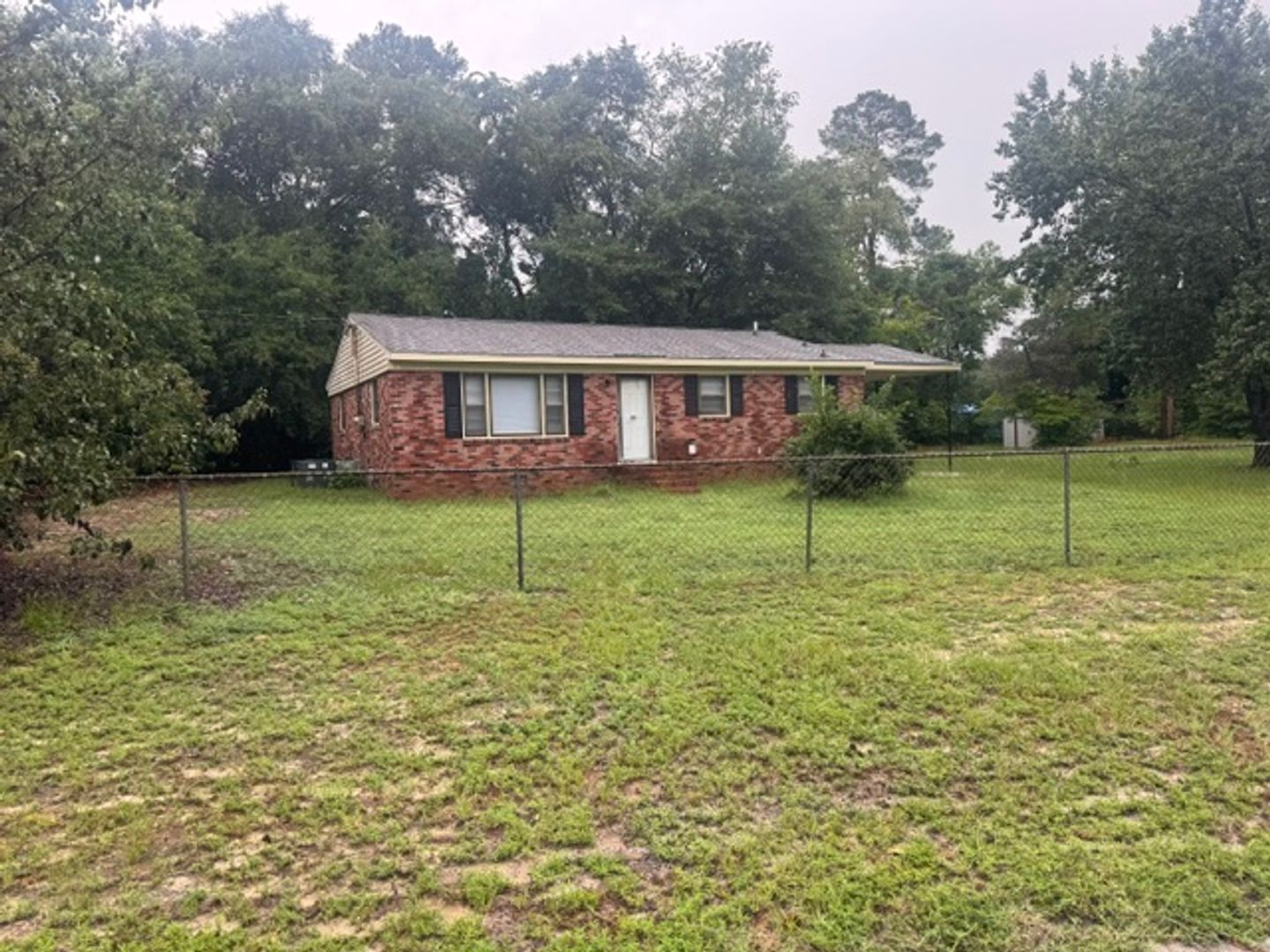 Fayetteville House: 2638 Wingate Rd