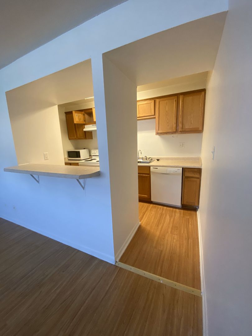 Peru Apartment: 2409 Marquette Rd.