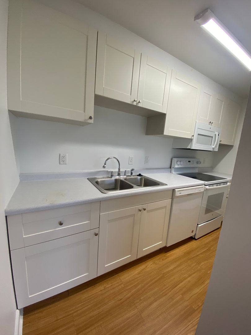 Peru Apartment: 2205 Marquette Rd.