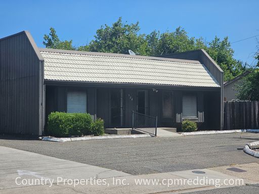 *Price Reduced* Updated Spacious Commercial Close to Cypress and Bechelli – photo 1