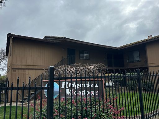 MOVE IN SPECIAL: HALF OFF THE FIRST MONTHS RENT! Gated community - Water, Garbage & Sewer Included – photo 1