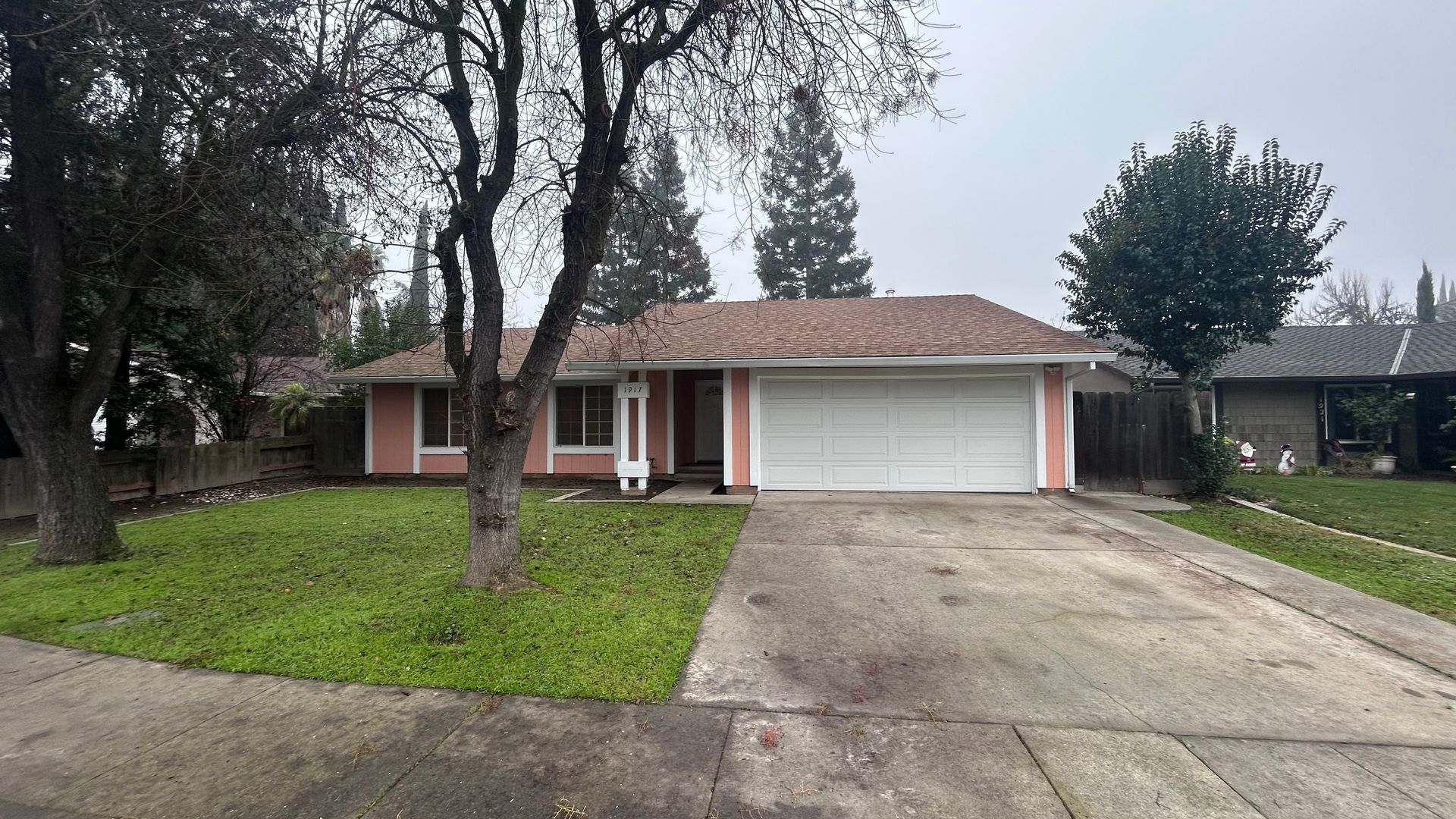 Modesto House: 1917 Coral Oak Court