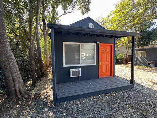 All utilities included! – photo 1
