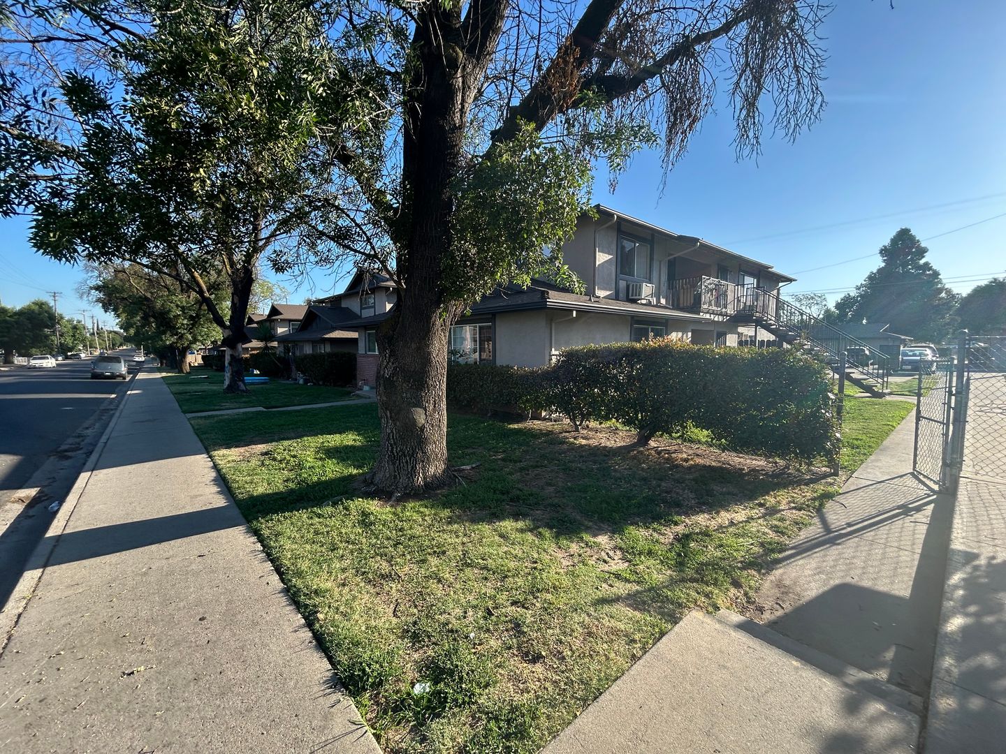 Modesto Apartment: 816 Sutter Avenue