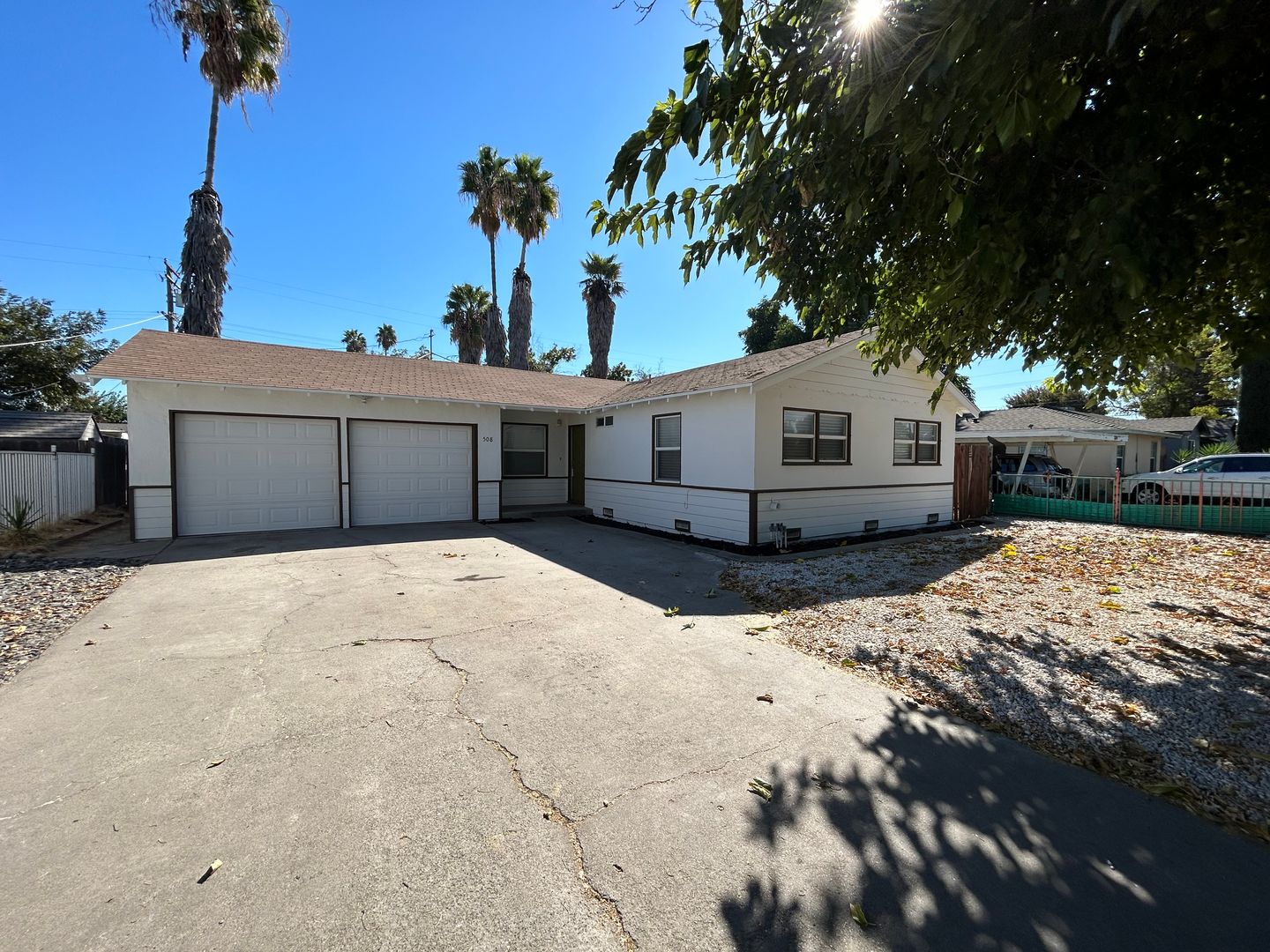 Modesto House: 508 El Vista Avenue