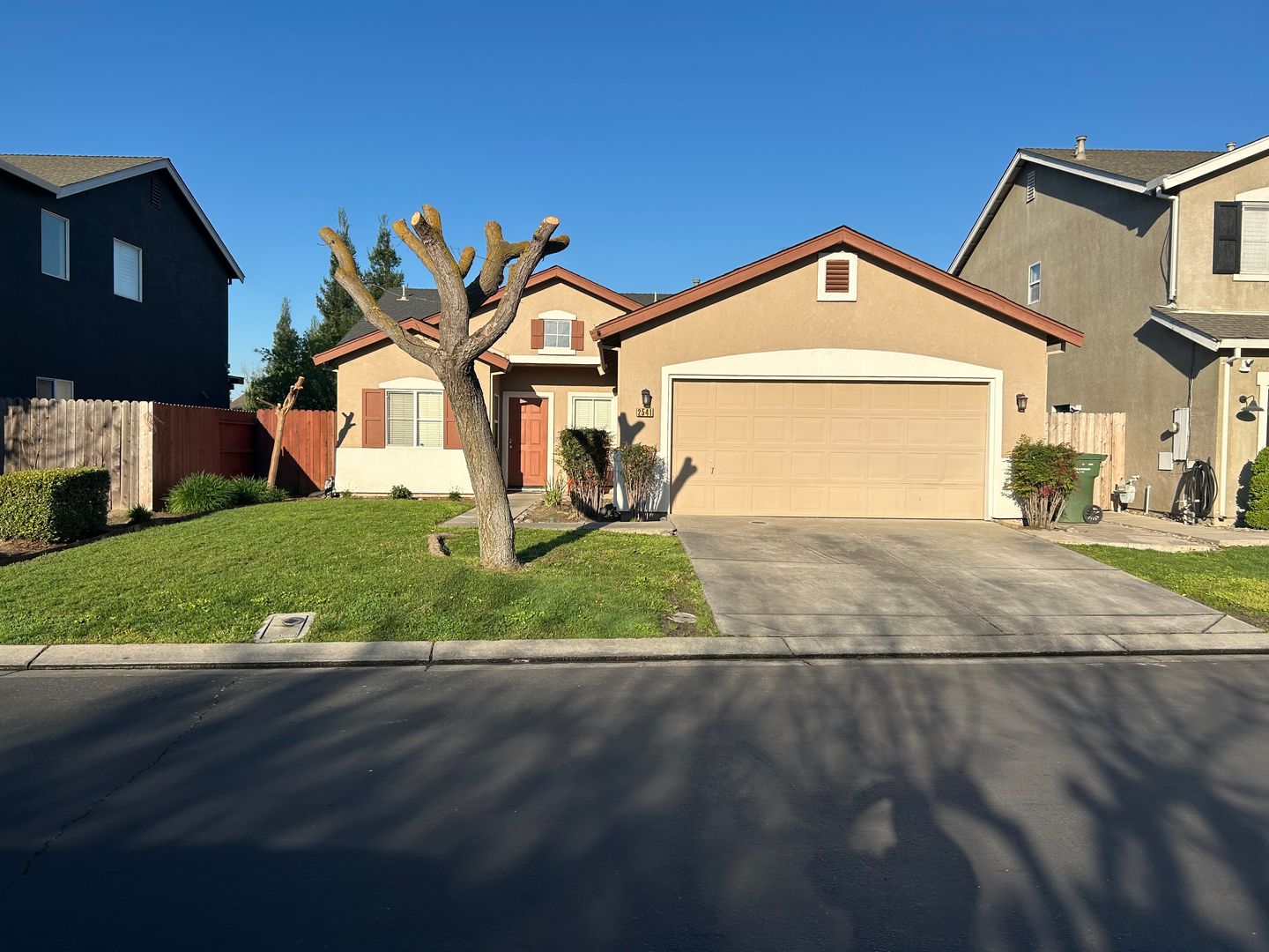Turlock House: 2541 Carnival Drive