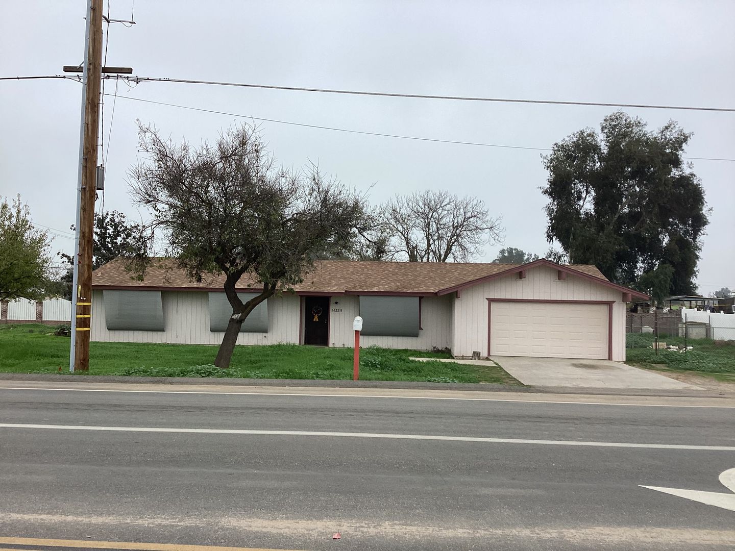 Madera House: 16385 N. D Street