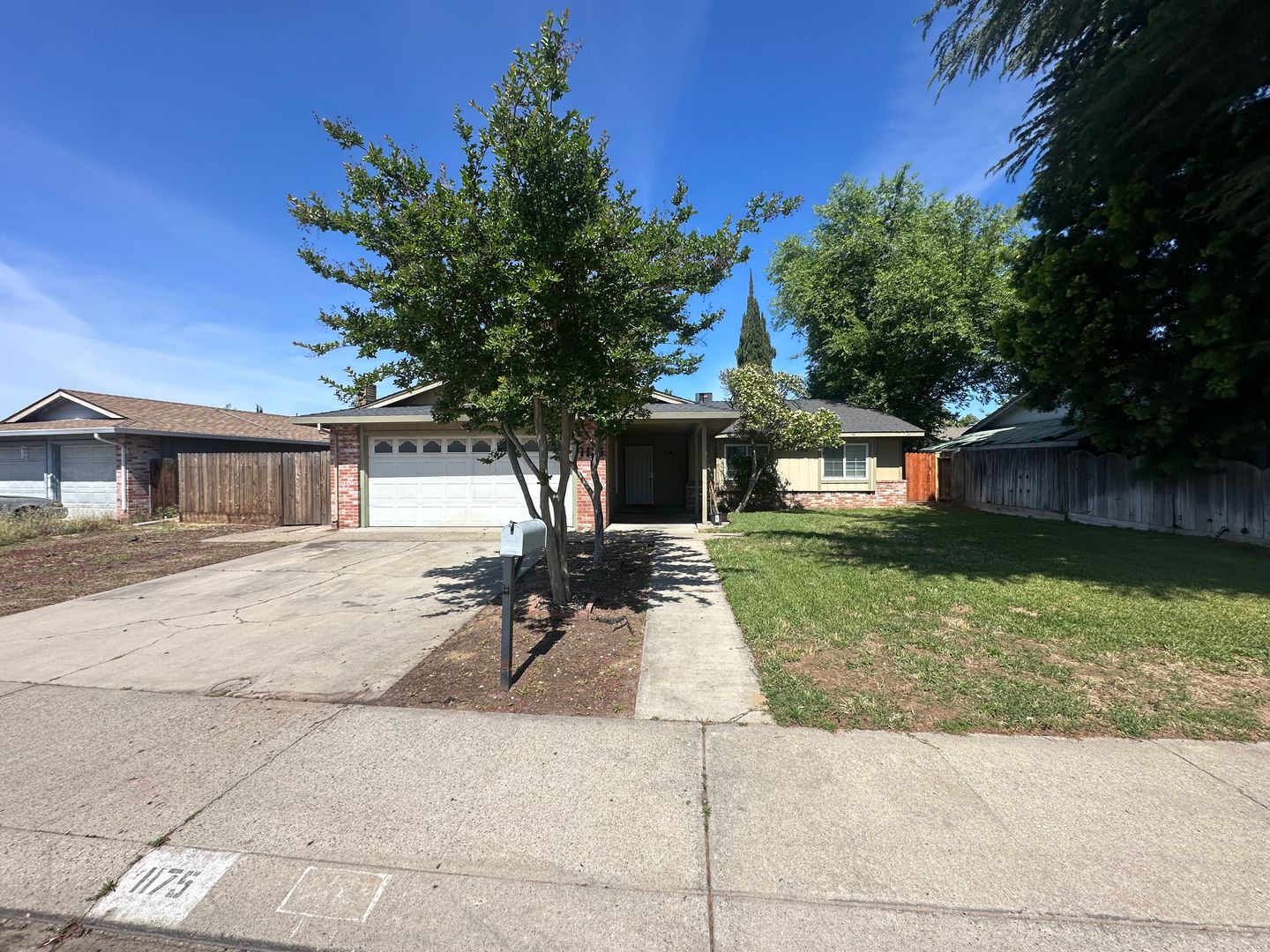 Manteca House: 1175 E Edison Street