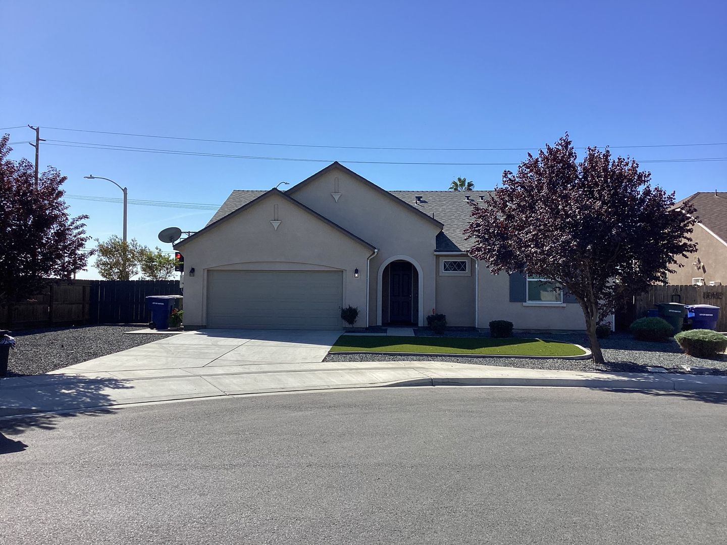 Hanford House: 1397 Hoover Way
