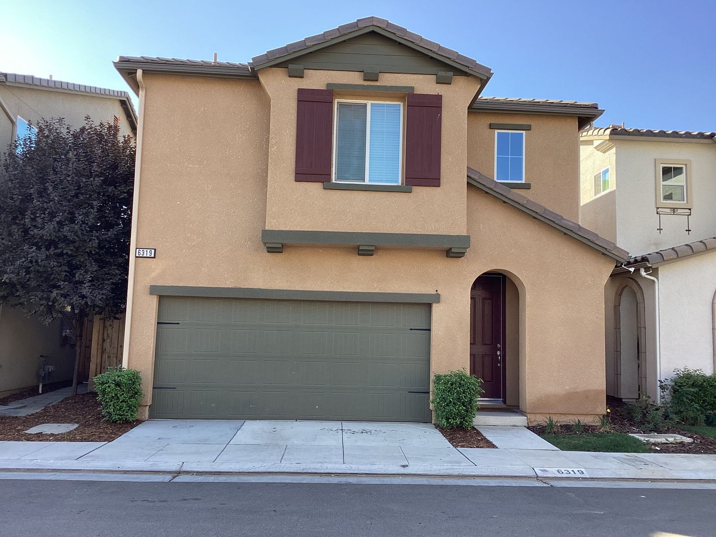 Fresno House: 6319 E. Creek View Lane