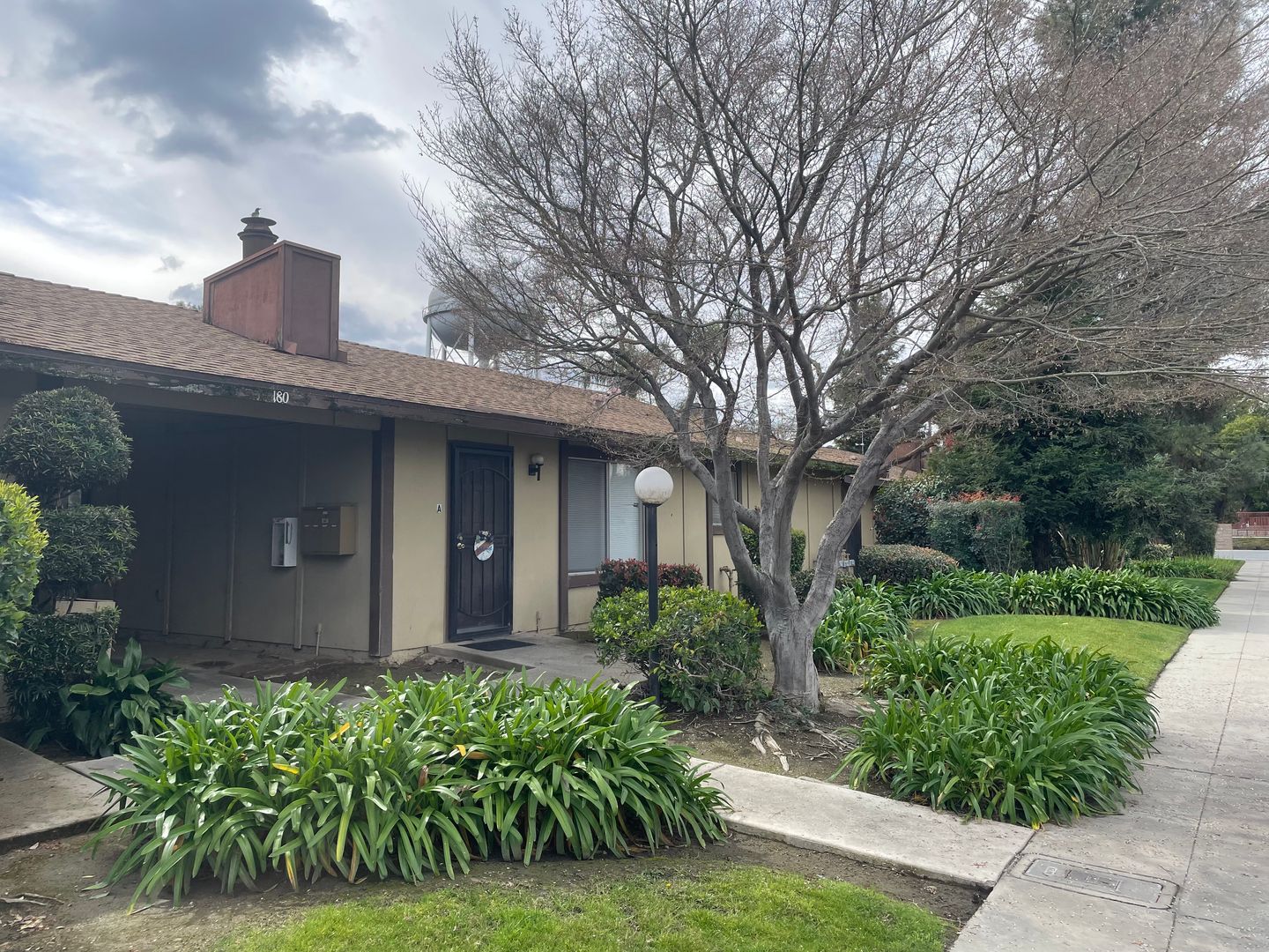 Clovis Apartment: 180 W. 9th Street