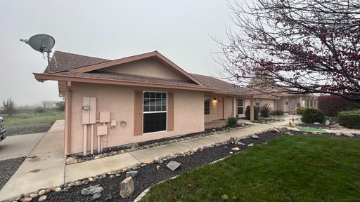 14575 Avenida Central