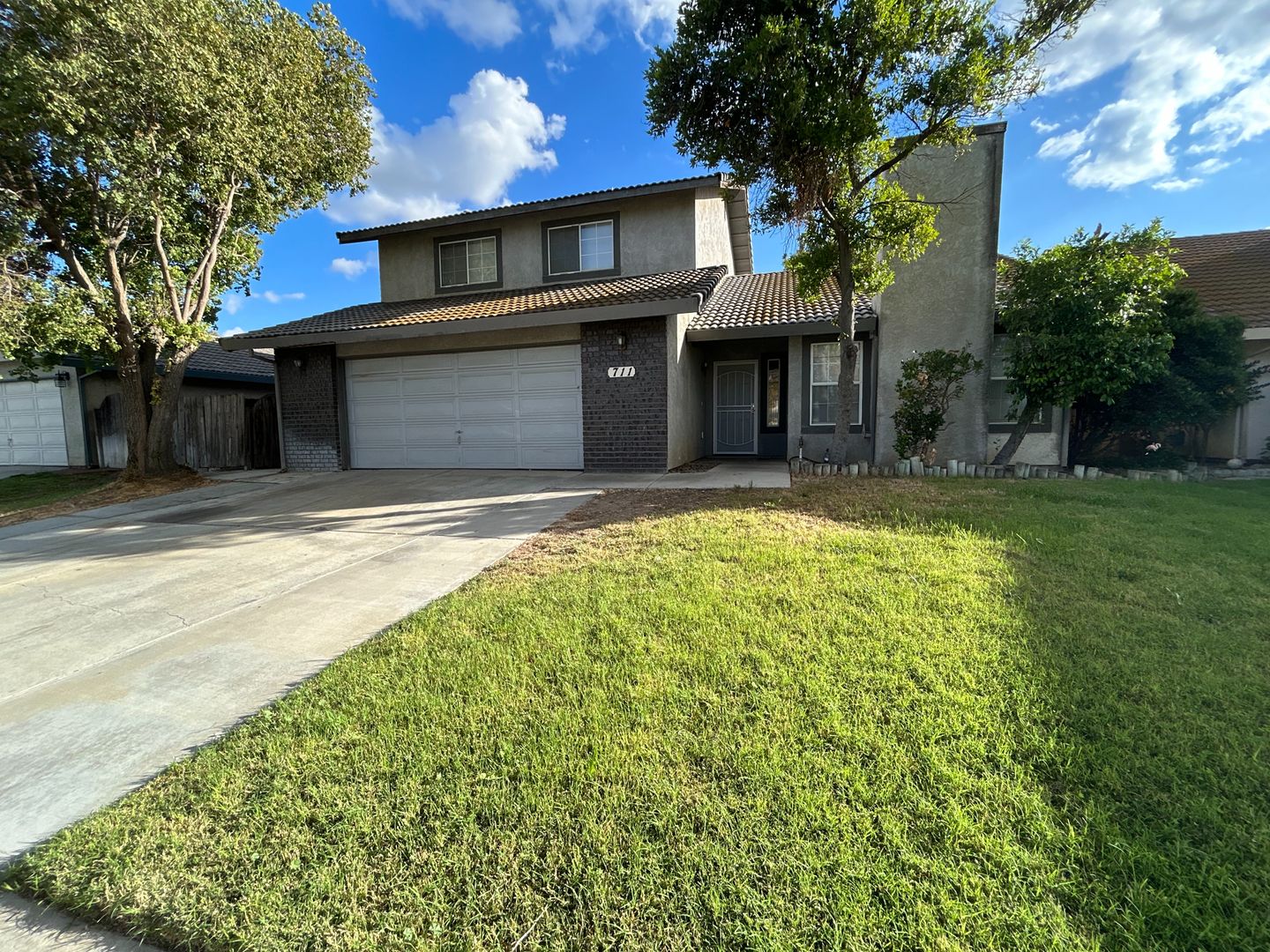 Los Banos House: 711 Driftwood Avenue