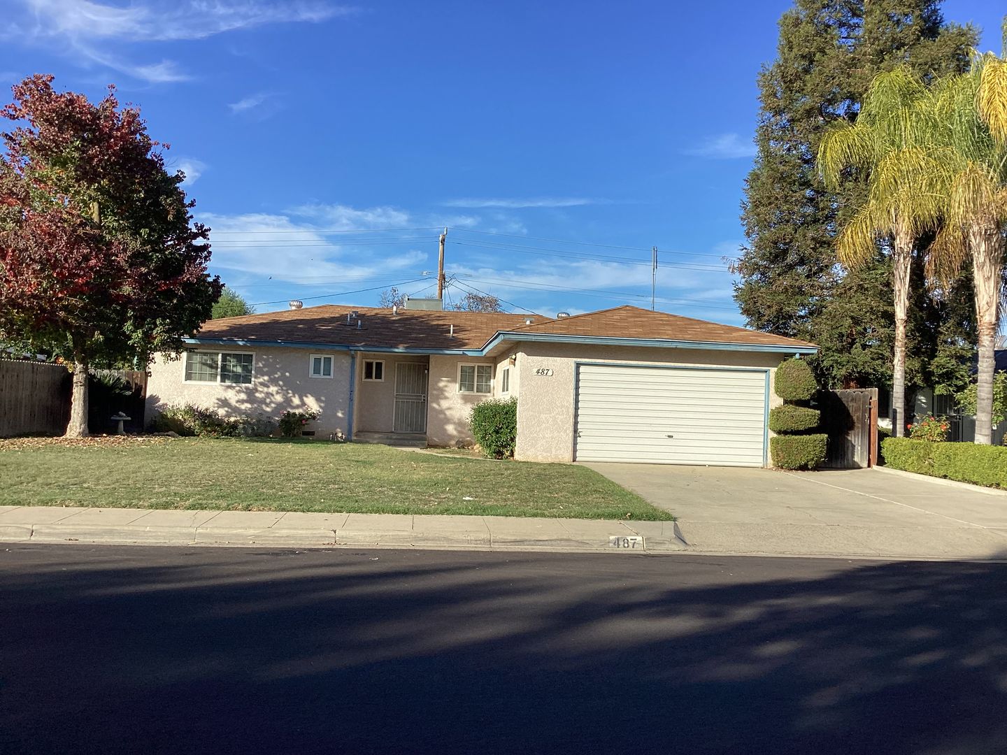 Clovis House: 487 W. San Jose Ave