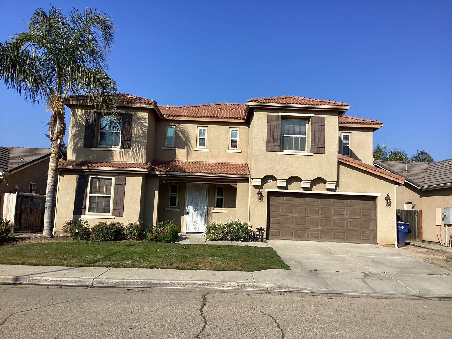 Fresno House: 7426 E. Redlands Avenue