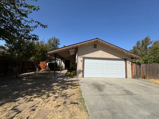 3325 E. Pine Avenue – photo 1