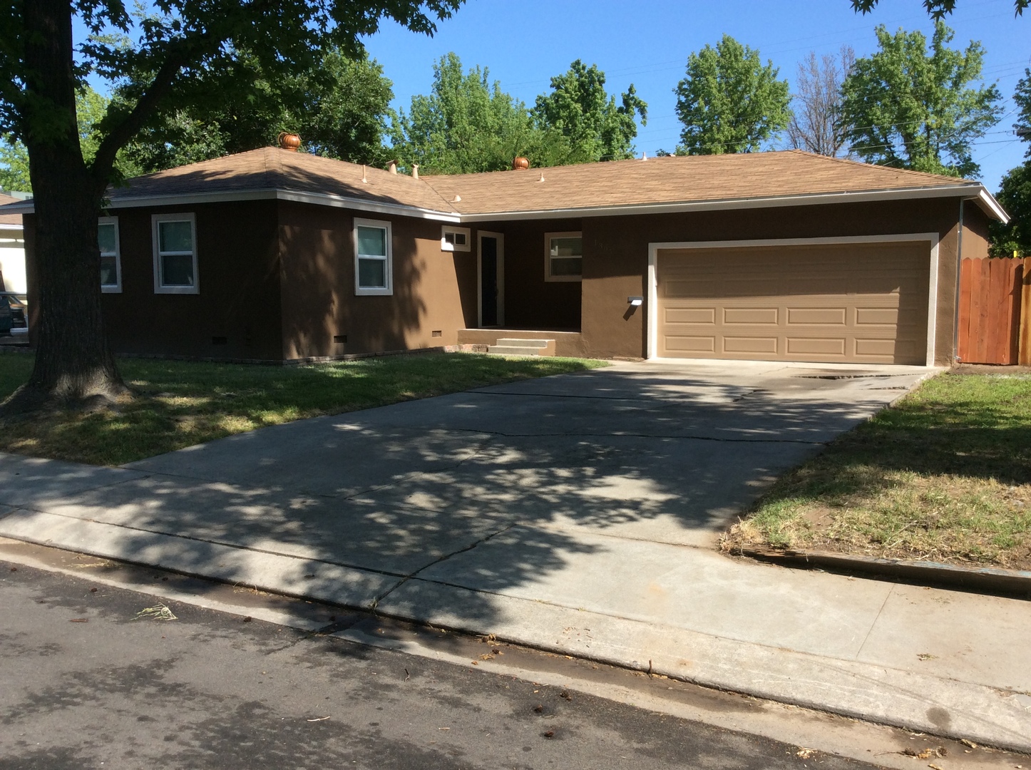 Modesto House: 1305 Suzanne Avenue