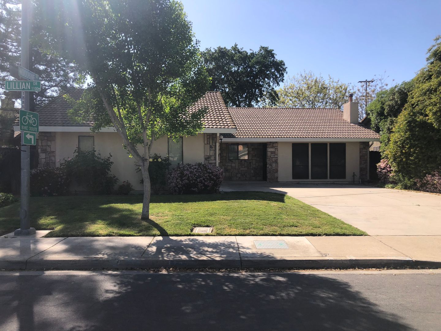 Modesto House: 1137 Lillian Drive