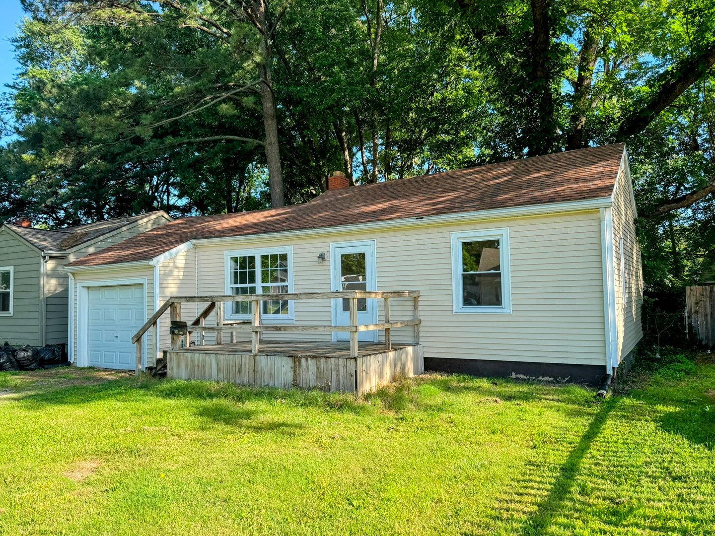 Evansville House: 2324 E Riverside Dr
