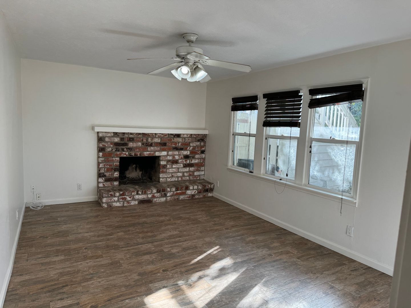 Camarillo Apartment: 16 Lemon Drive