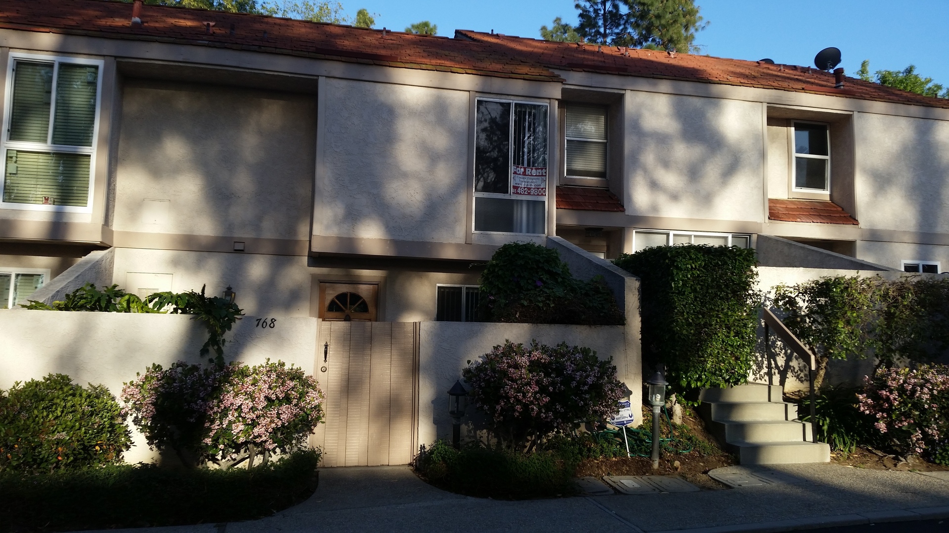 Thousand Oaks House: 768 Tuolumne Avenue