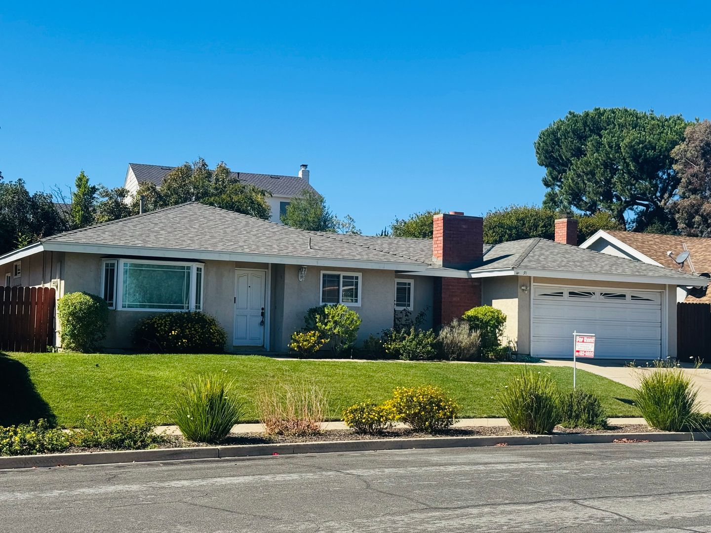 Thousand Oaks House: 91 S. Dewey Ave.