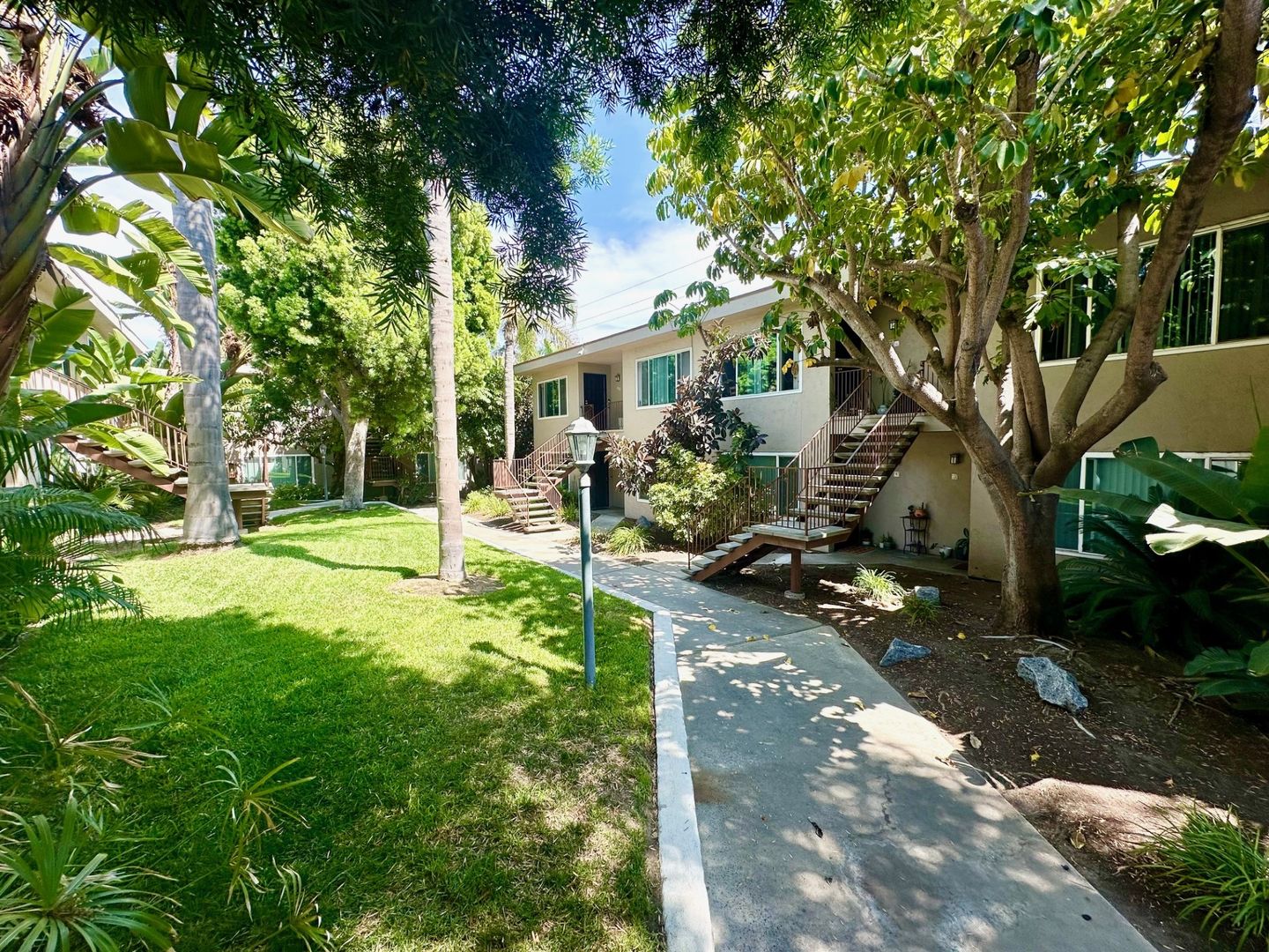 San Diego Apartment: 4550 Vandever Ave