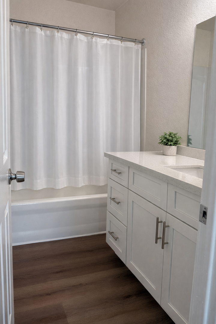 Panorama City Apartment: 9010 Tobias Avenue