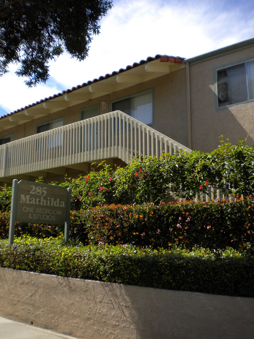 Goleta Apartment: 285 Mathilda Drive