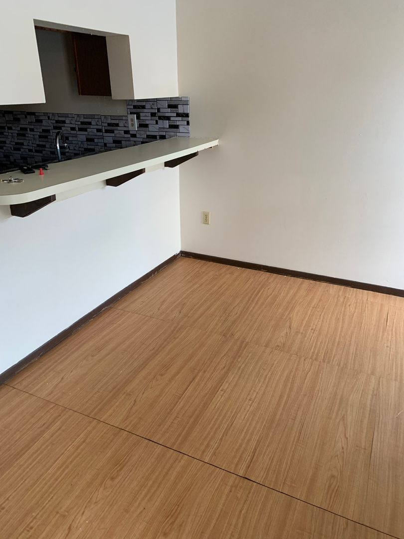 Salem Apartment: 1264-1271 Cedar Ridge