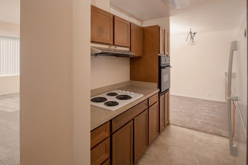 Elevated living in Portland's Hollywood District – photo 1
