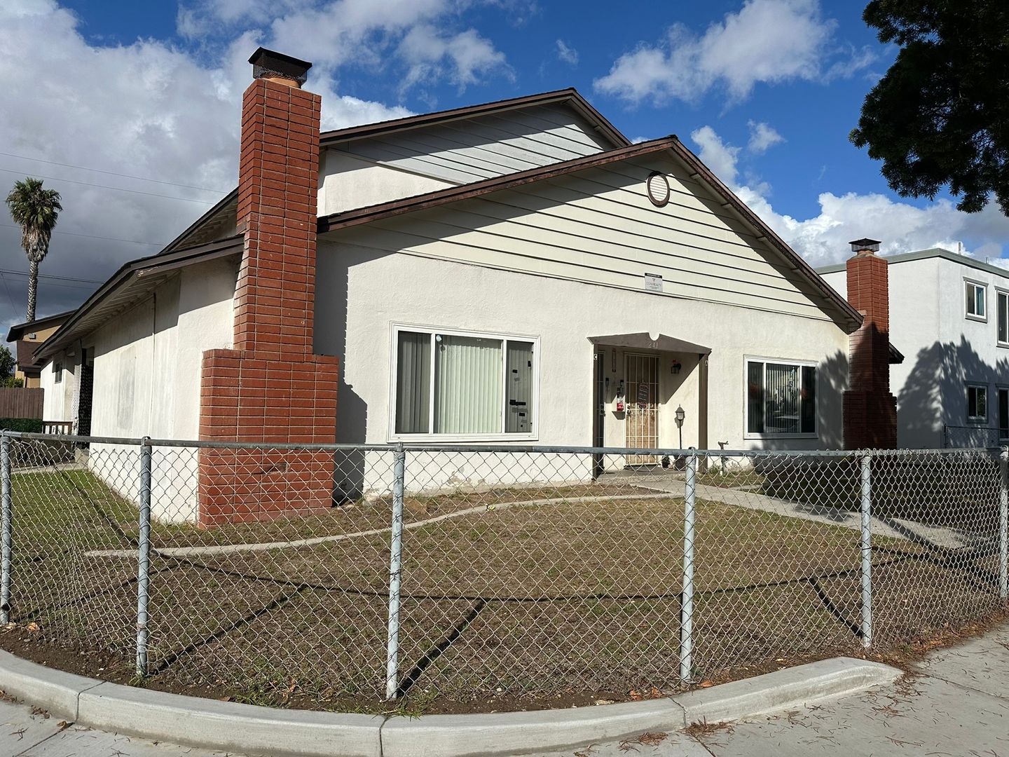 Oxnard Apartment: 241 Campbell Way